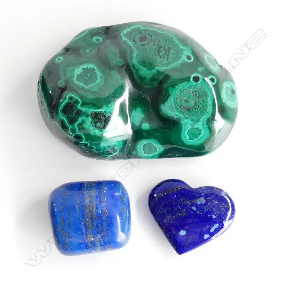 LG PIECE MALACHITE (242.80GMS) 80X58mm) + LAPIS LAZULI PCS HEART & 1 OTHER (54.85GMS) Image 1++