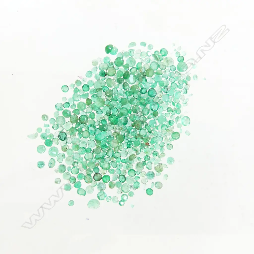 BAG 20CT FACTED EMERALDS A/F Image 1++