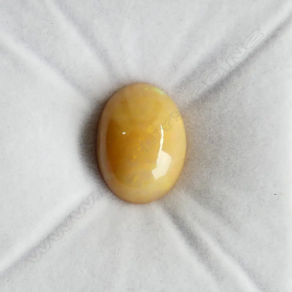 OVAL OPAL CABOCHON, YELLOW  9.19CTS - WITH AIG REPORT  Image 1++