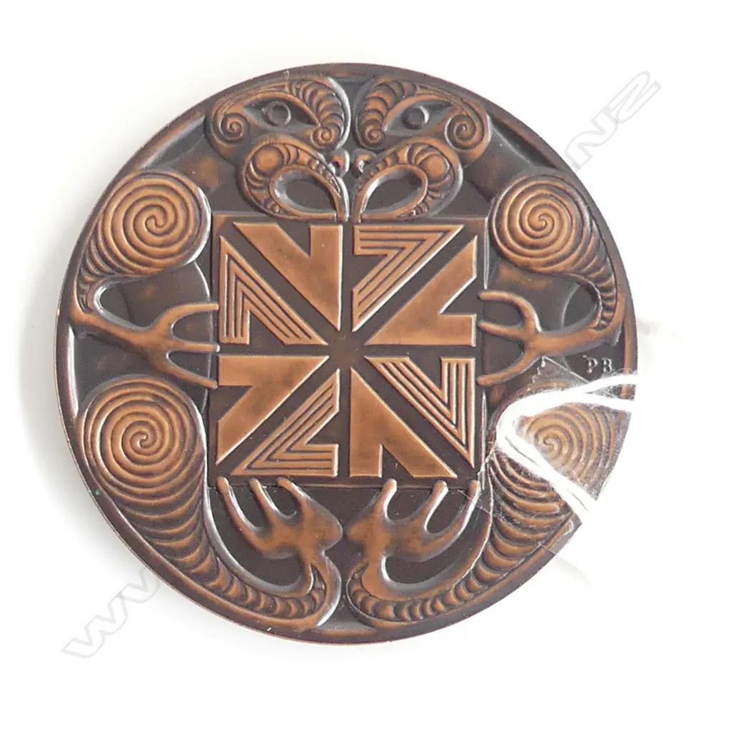 1974 BRITISH COMMONWEALTH GAMES BRONZE MEDAL Dia.62mm. Designed by Paul Beadle. Image 1++
