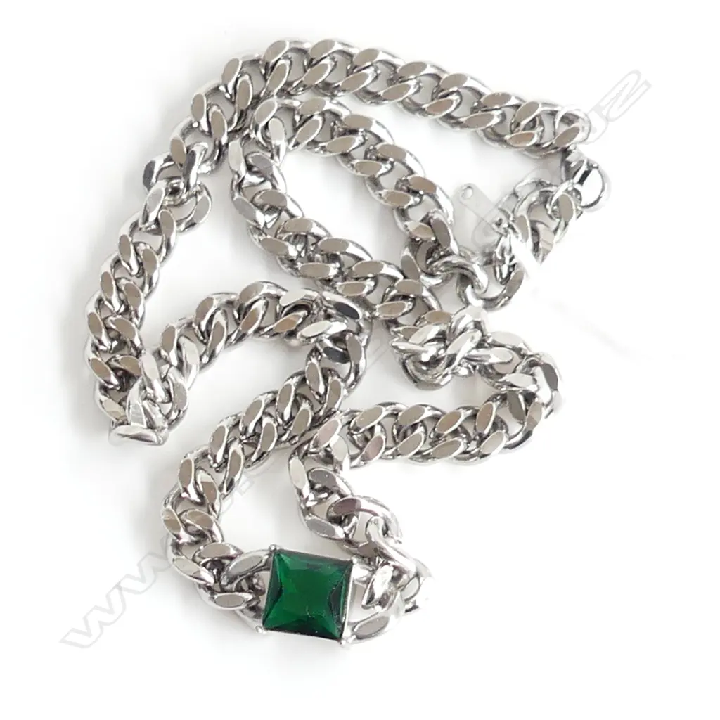 HEAVY CHAIN FASHION NECKLACE WITH GREEN SYNTHETIC STONE  Image 1++
