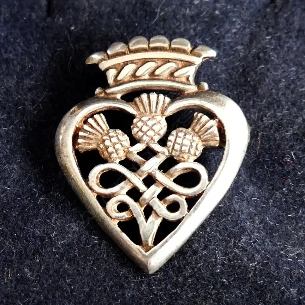 STERLING SILVER THISTLE & HEART BROOCH ORKNEY ISLANDS SCOTLAND WITH CARDS UNDER LINING OF BOX Image 1++