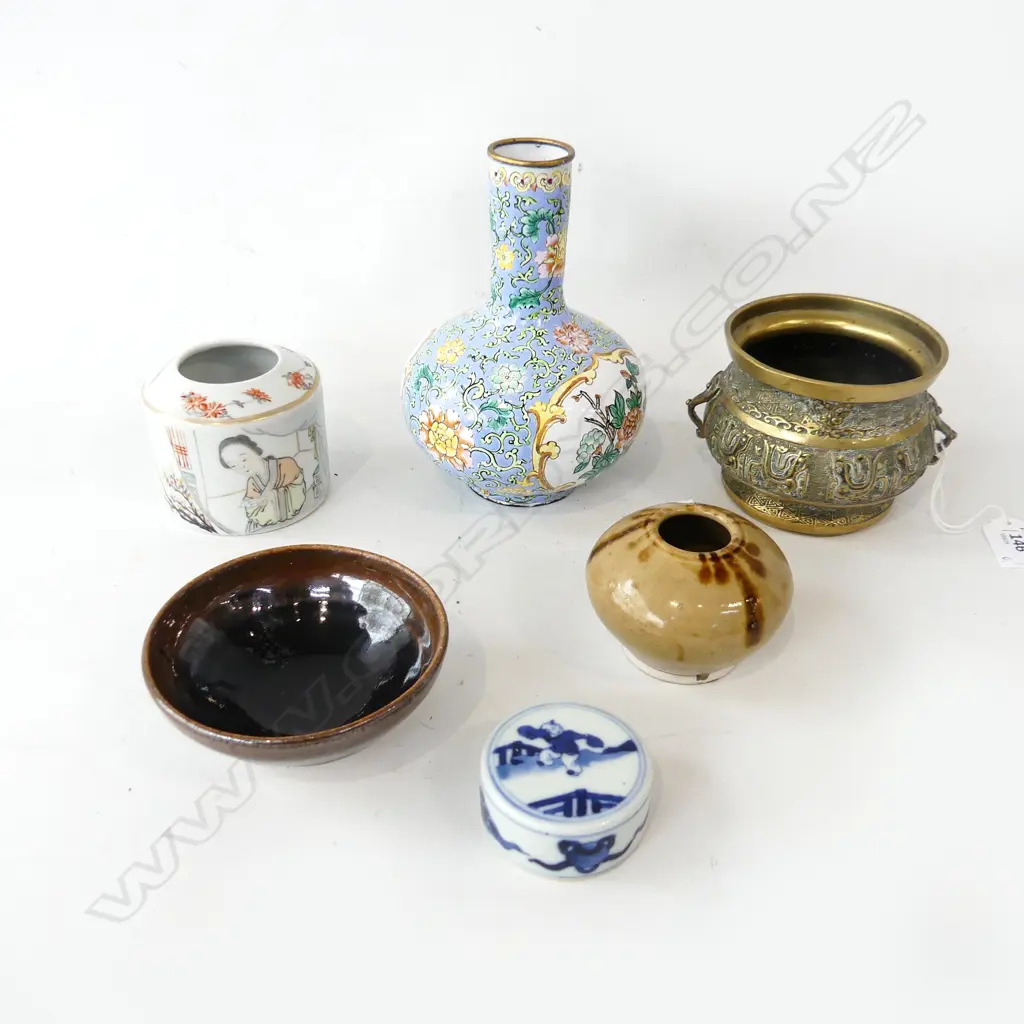 6 ASST. ORIENTAL PCES, ENAMEL VASE H.150mm, BRASS POT 100mm dia, 4 CERAMICS Image 1++