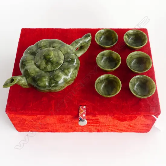 ORIENTAL CASED JADE TEAPOT WITH 6 SM TEA CUPS, 