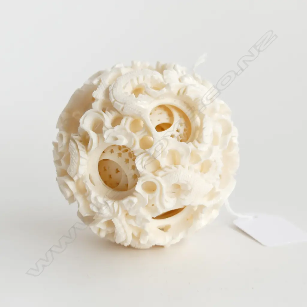 IVORY PUZZLE BALL Image 1++