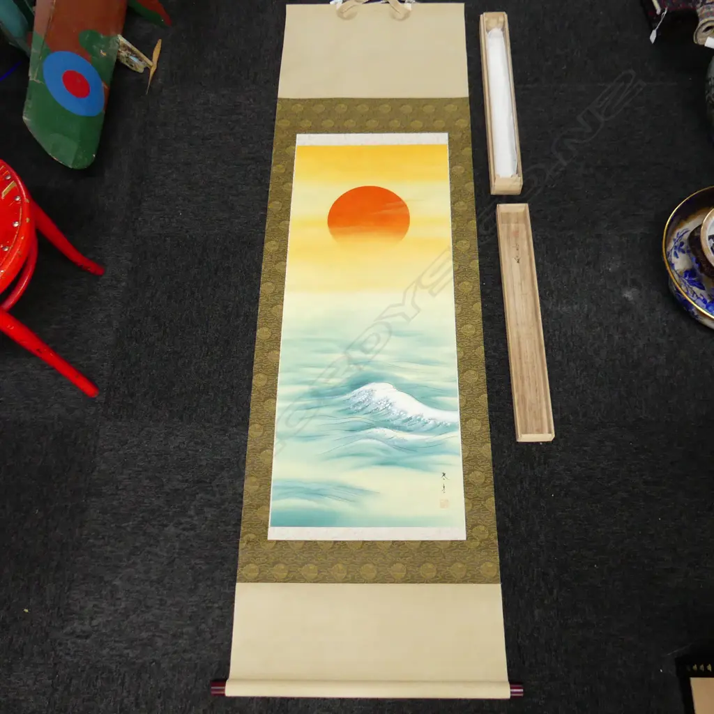 ORIENTAL SCROLL, SUN & SEA, BOXED W.615mm Image 1++
