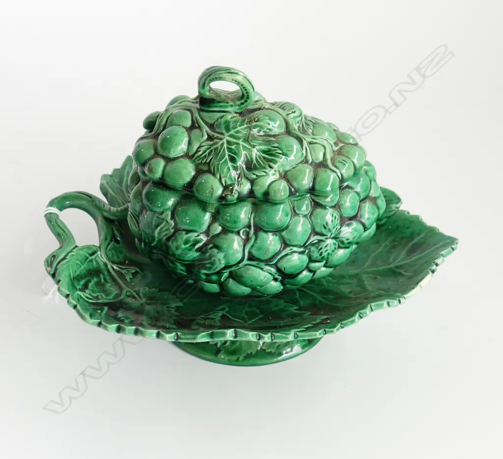 MAJOLICA SM TUREEN - GRAPE DESIGN L. 190mm Image 1++