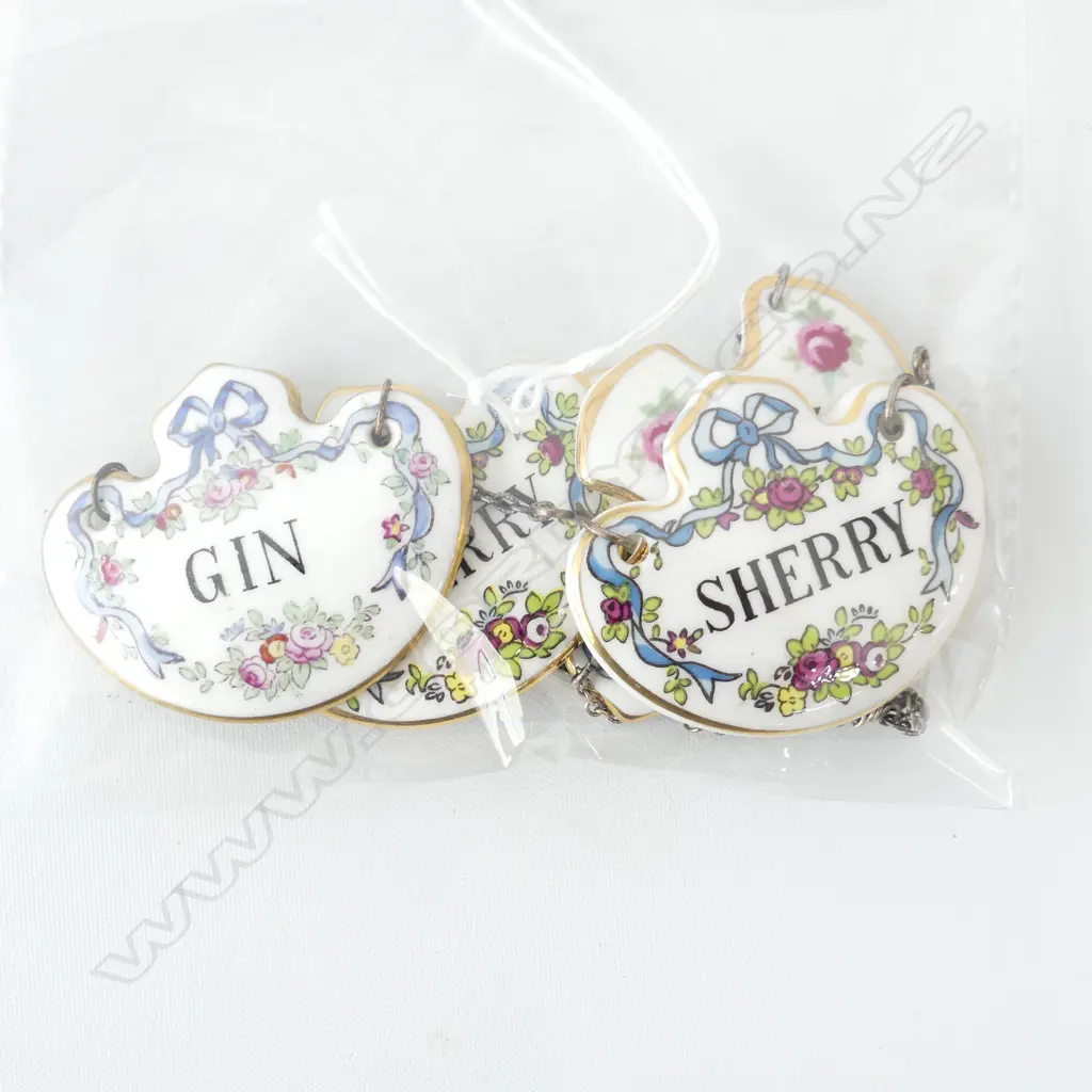 5 PORCELAIN DECANTER LABELS GIN, SHERRY & VODKA BY STAFFORDSHIRE, COALPORT ETC (CHAINS A/F) Image 1++