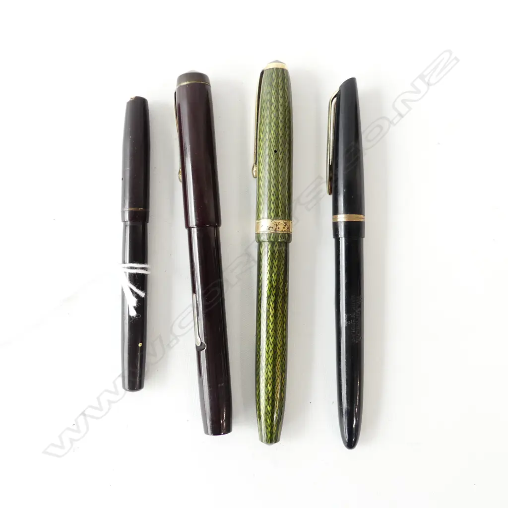 FOUR FOUNTAIN PENS; INCL. GREEN CONWAY STEWART WITH 14ct NIB Image 1++