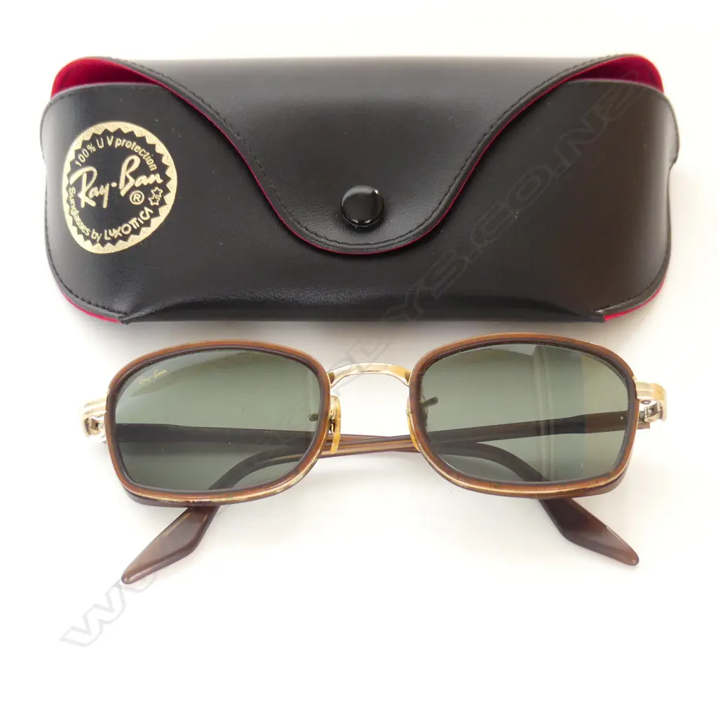 RAY-BAN SUNGLASSES WITH CASE  Image 1++