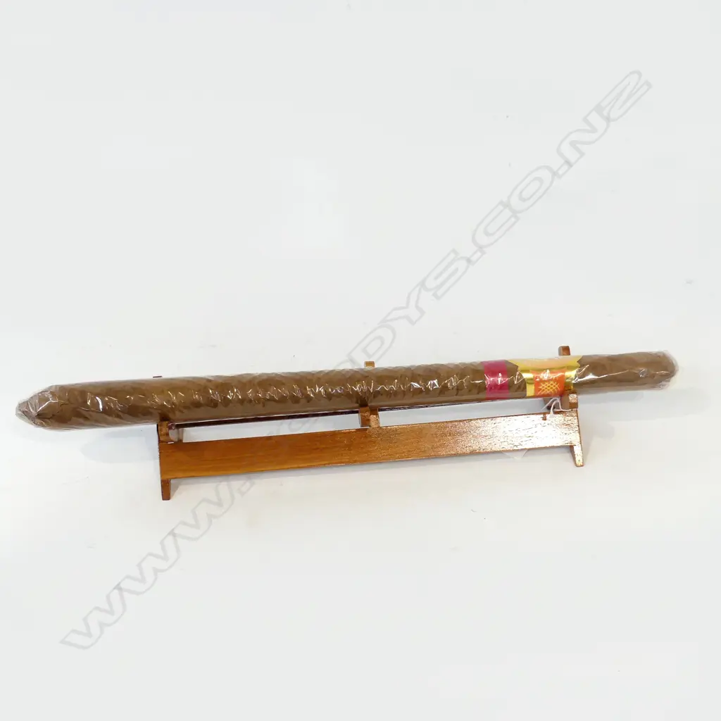 TABACALERA IMPERIAL CIGAR + CRADLE 580MM Image 1++