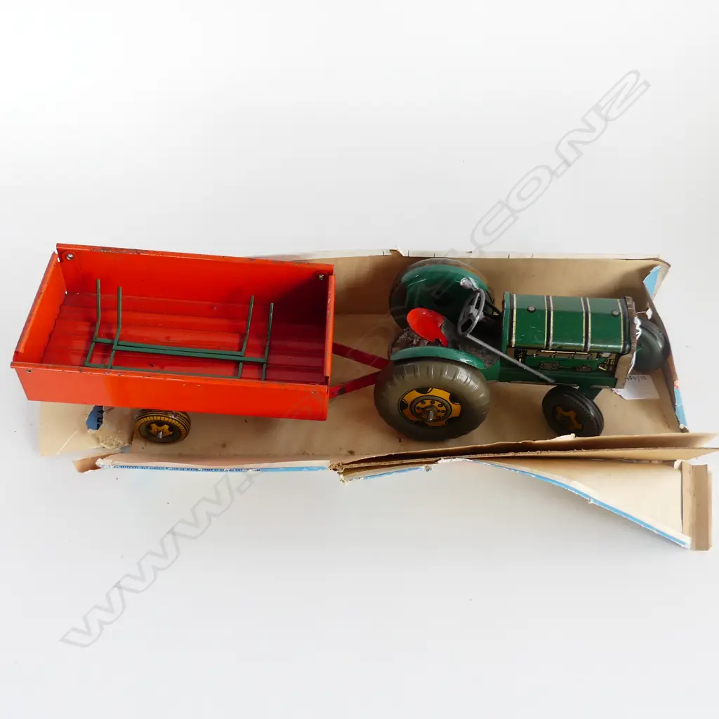 MET TOY PLAY THINGS TIN TOY TRACTOR & TRAILER  L410 TOY IN GOOD CODITION BOX  SHABBY  Image 1++