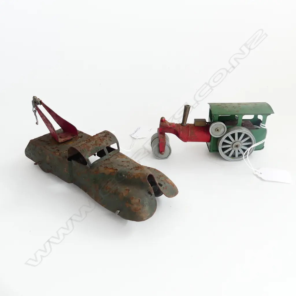 VINTAGE TIN TOY TOW TRUCK L180MM & TRIANG MINIC TIN TOY STEAMROLLER L130MM Image 1++