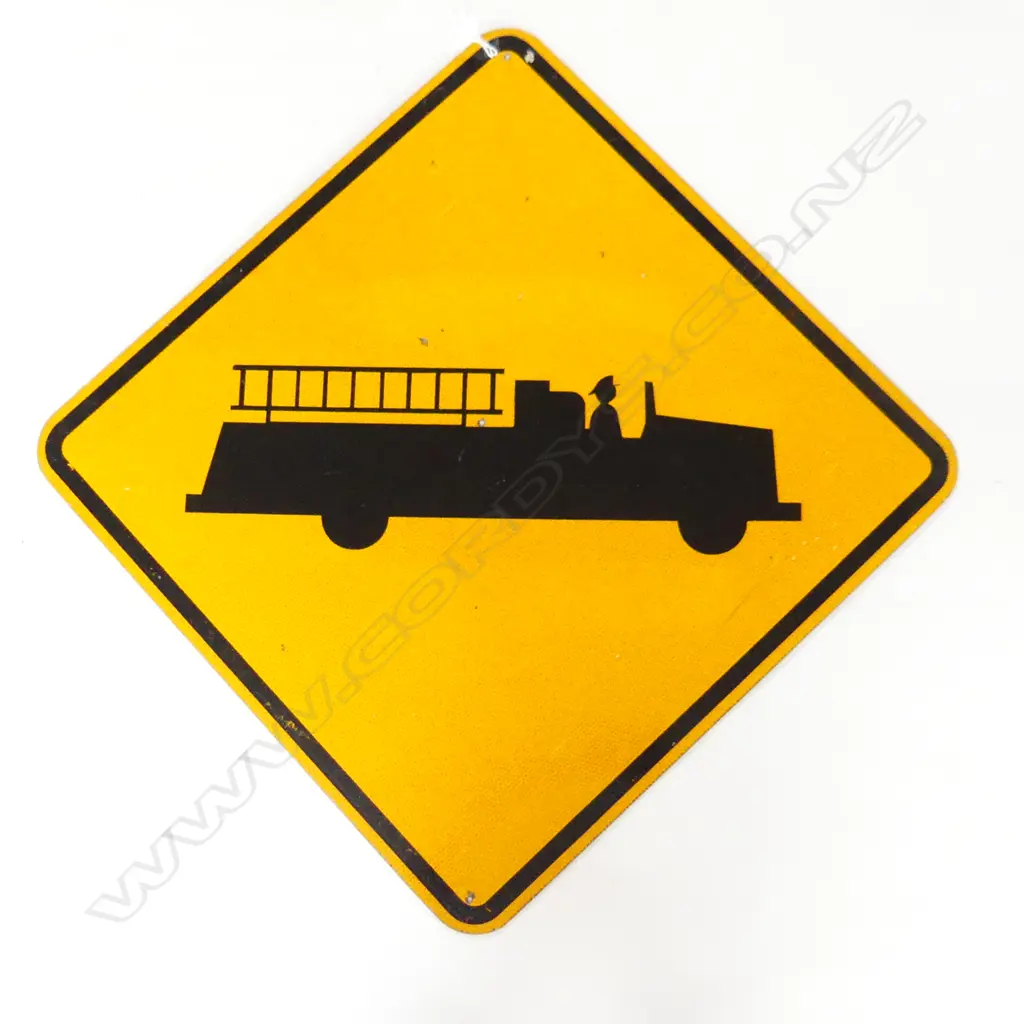 REFLECTIVE FIRE ENGINE SIGN H600MM Image 1++