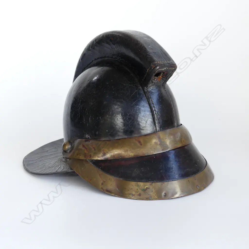 VINTAGE BRASS & LEATHER FIREMANS HELMET H230MM Image 1++