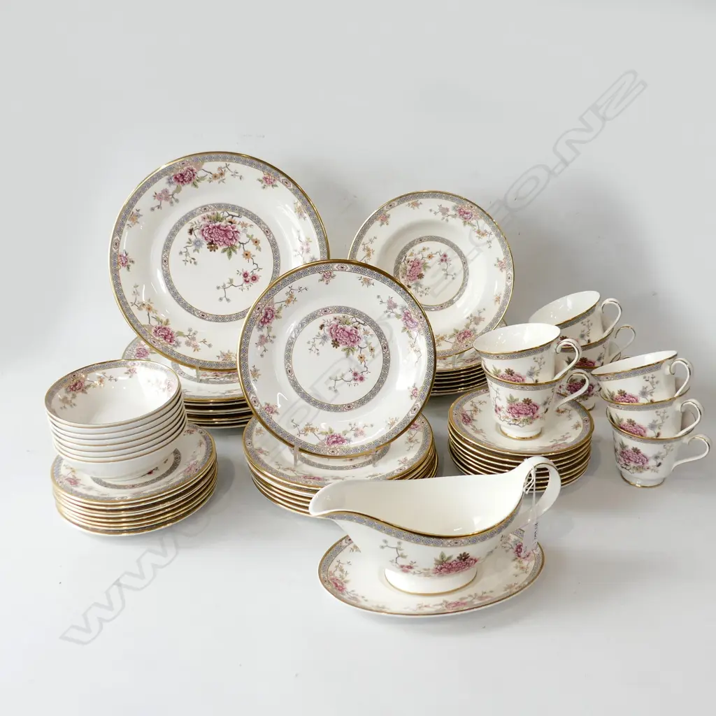 57 PCE 8 PLACE ROYAL DOULTON 'CANTON' DINNER SERVICE... Image 1++