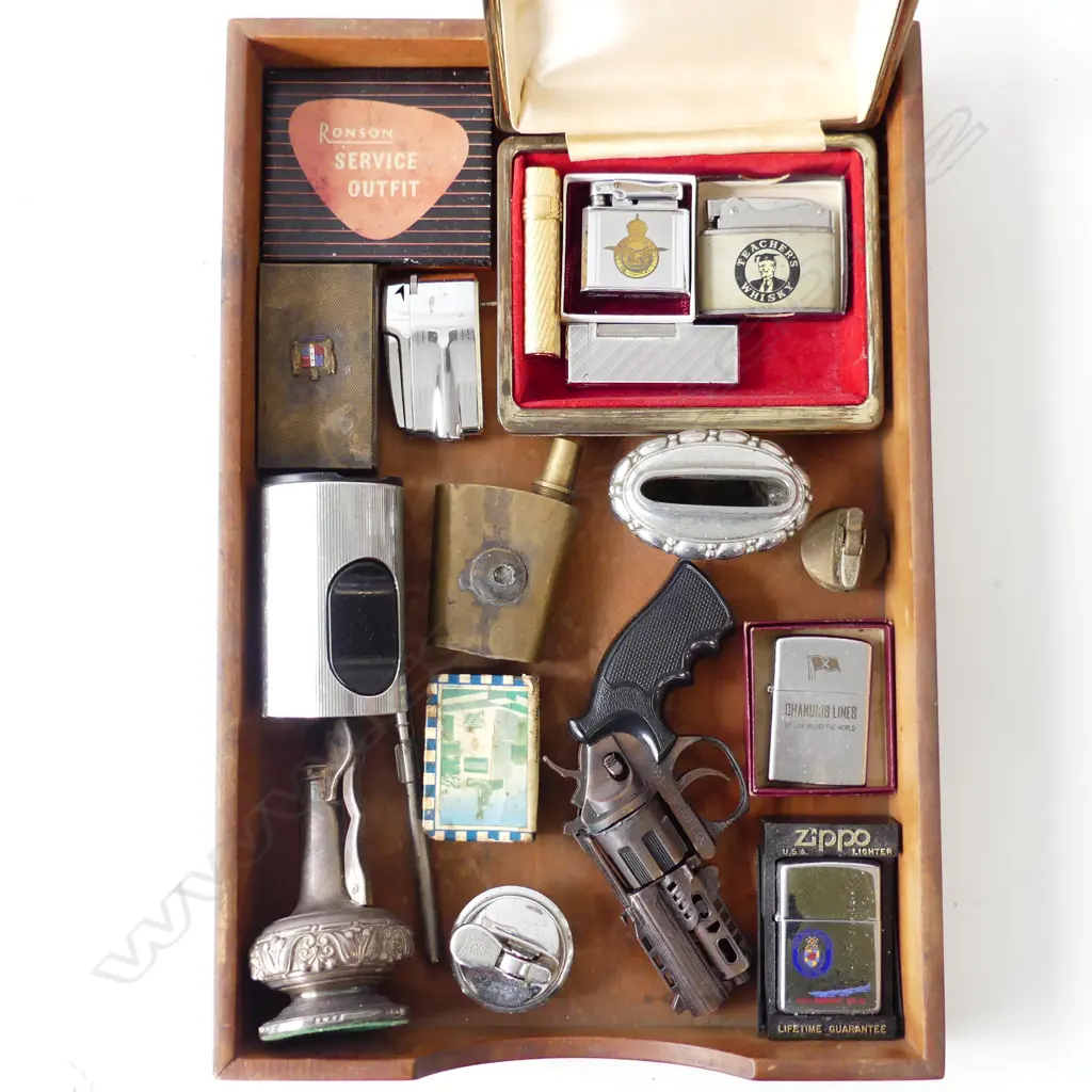 TRAY ASST. NOVELTY TABLE LIGHTERS ETC Image 1++