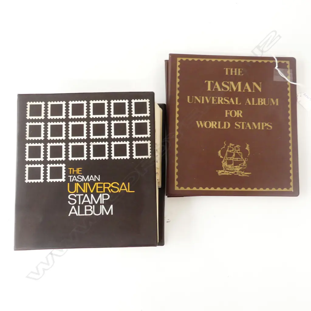 2 STAMP ALBUMS OF WORLD STAMPS - INCL 10 PAGES OF CHINA Image 1++