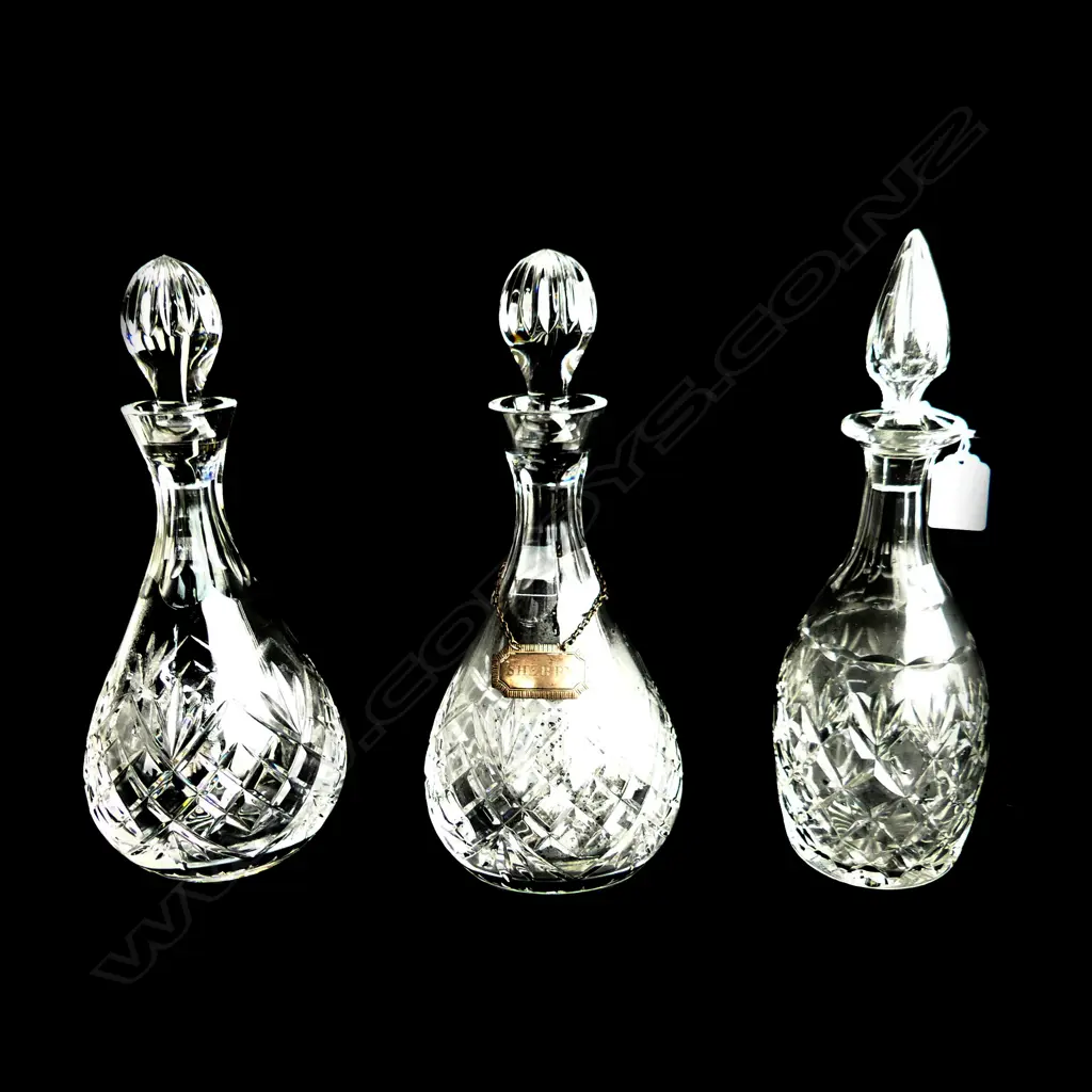 3 CRYSTAL DECANTERS, 1 w. STG SHERRY LABEL H.305mm Image 1++