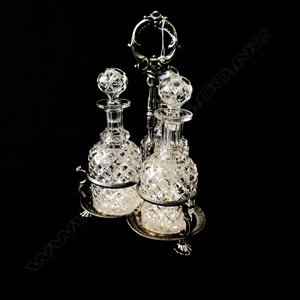 3 BOTTLE CRUET SET H.345mm Image 1++