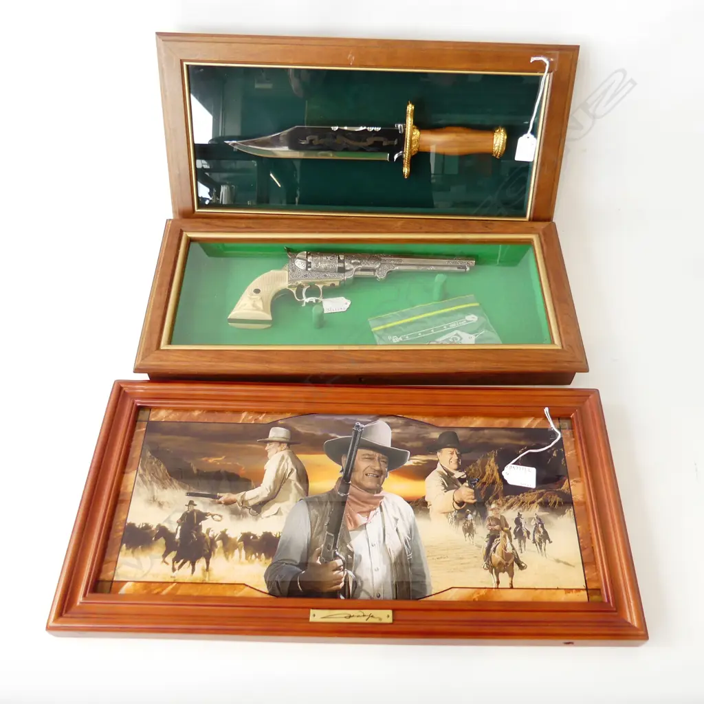 REPRODUCTION COLT 6 SHOOTER L330MM IN CASE Image 1++