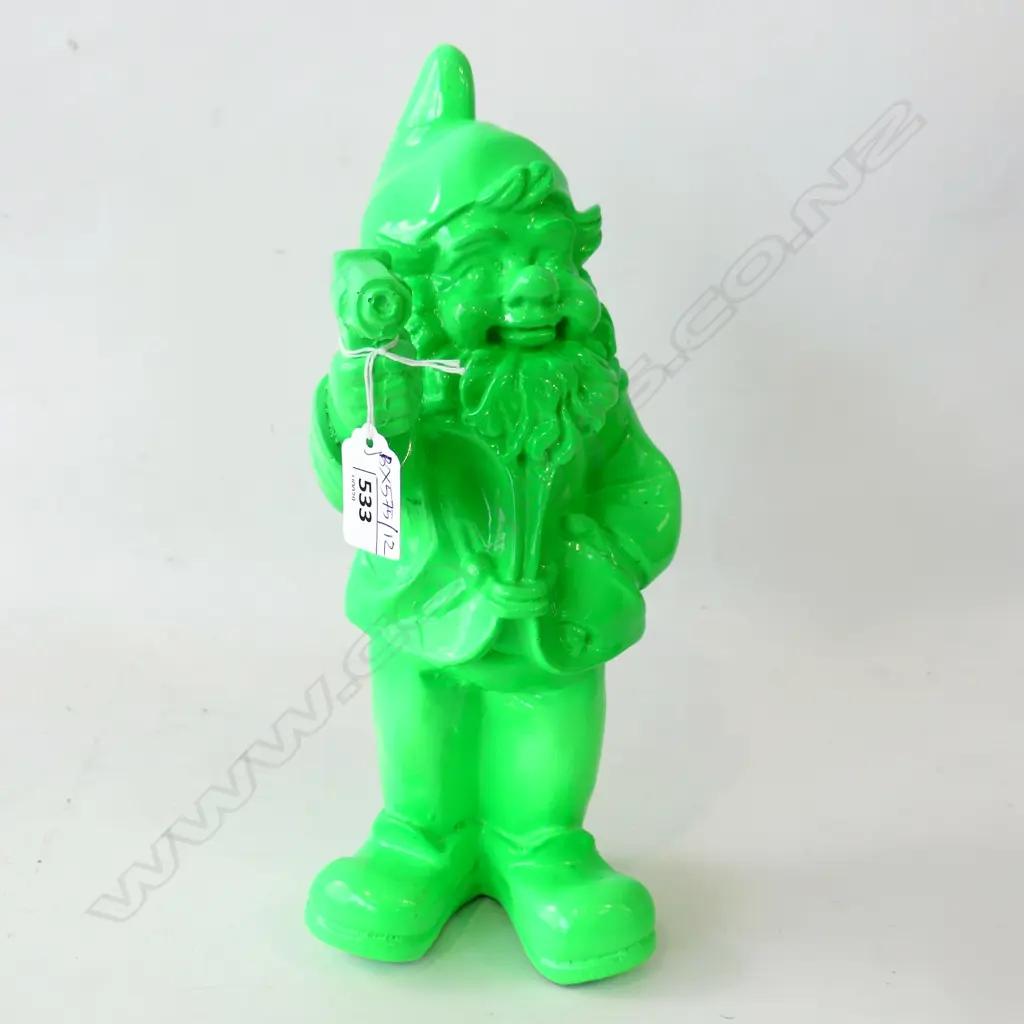 GREEN RESIN GNOME w. GUN H.305mm Image 1++