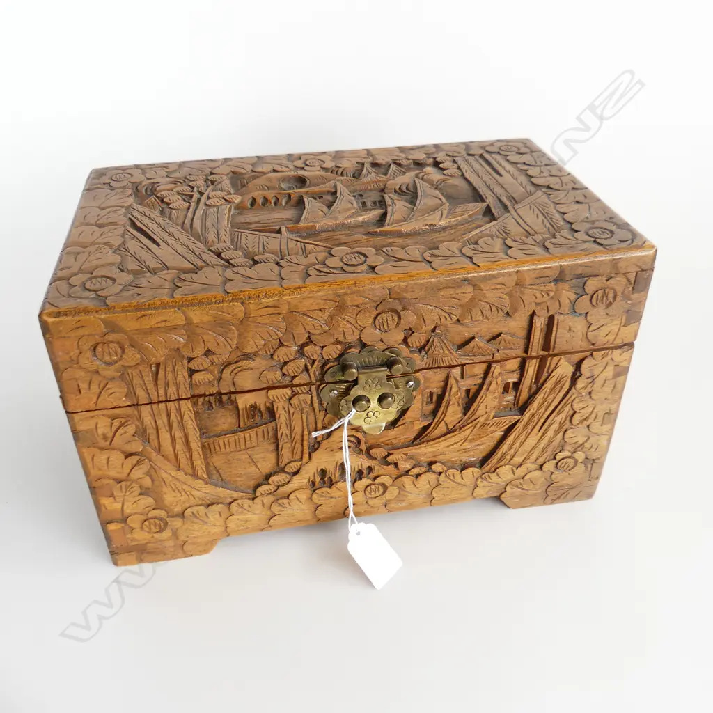 SMALL CARVED CAMPHOR BOX 300x185x175mm Image 1++