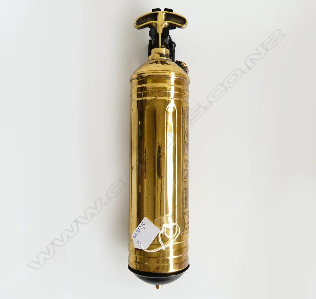 POLISHED BRASS WALL MOUNTED PYRENE FIRE EXTINGUISHER L360MM Image 1++