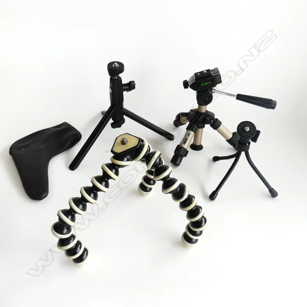 ASST SM TRIPODS  Image 1++