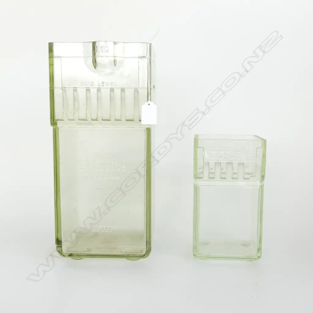 2 VINTAGE ACID BATTERY VASES H.370mm / 215mm Image 1++