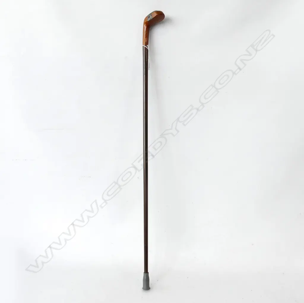 VINTAGE GOLF CLUB WALKING STICK; J C SMITH & SON OF MONIFIETH L.830mm Image 1++
