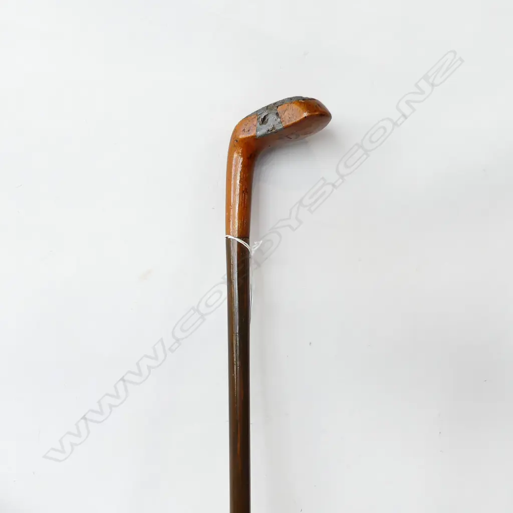 VINTAGE GOLF CLUB WALKING STICK; J C SMITH & SON OF MONIFIETH L.830mm Image 1++