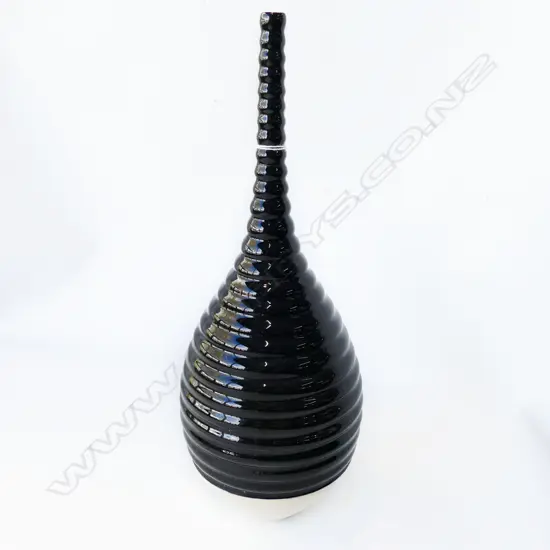 BLACK RIBBED VASE H.350mm (in the style of John Parker)