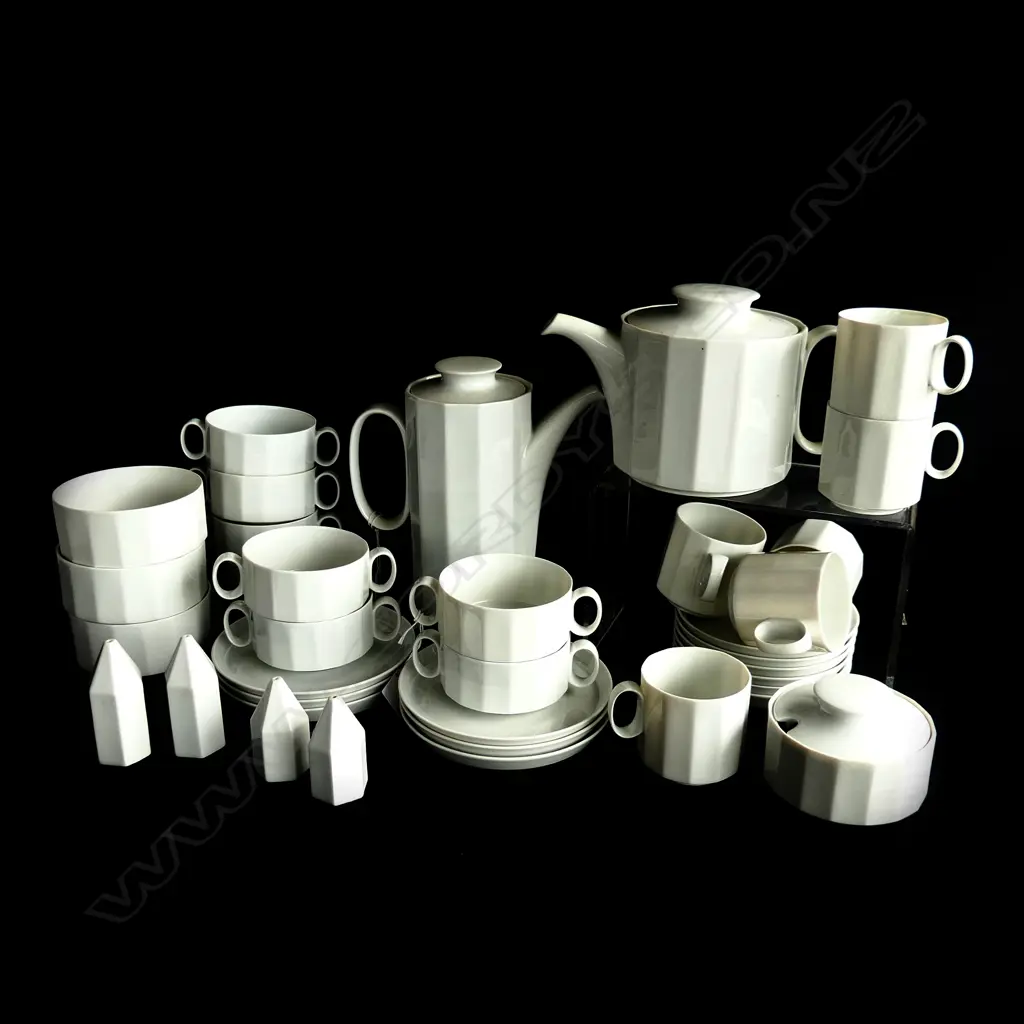 ROSENTHAL WHITE PART SET; 8 SOUP COUPES & 6 UNDER PLATES, 3 DESSERT BOWLS, COFFEE & TEAPOT, 6 C&S'S, SUGAR BOWL 2PRS S&P Image 1++