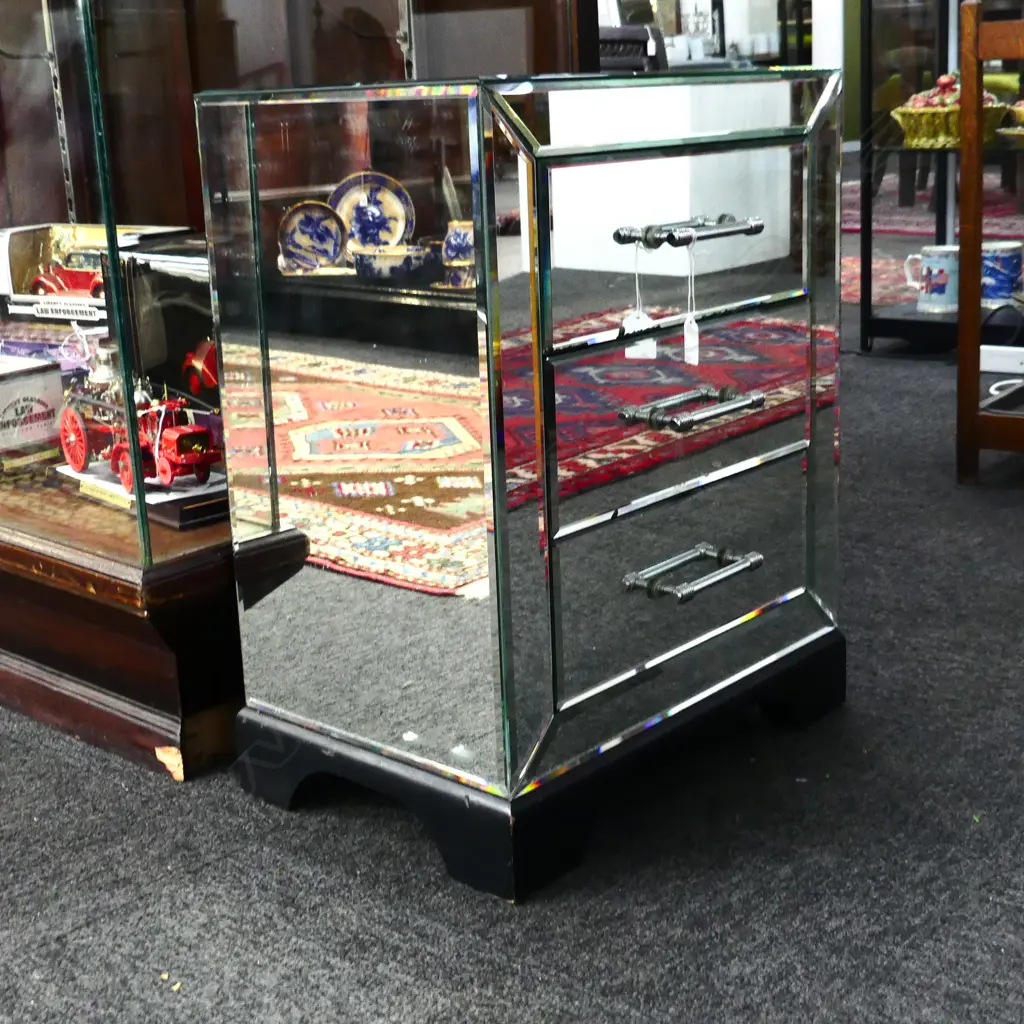 SET MIRRORED DRAWERS, 3-DRAWER 460 X 300 X 590mm Image 1++