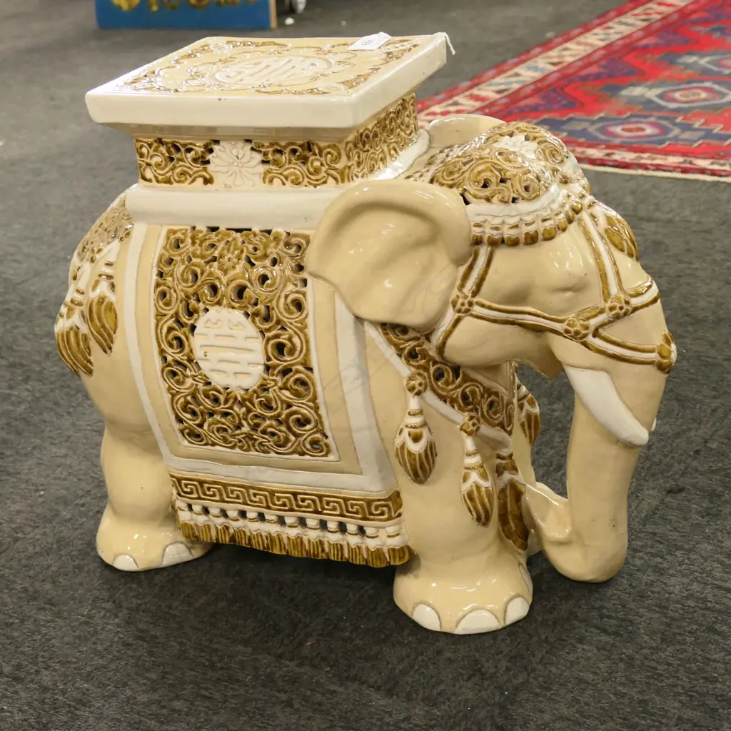 ELEPHANT STOOL H.410mm Image 1++