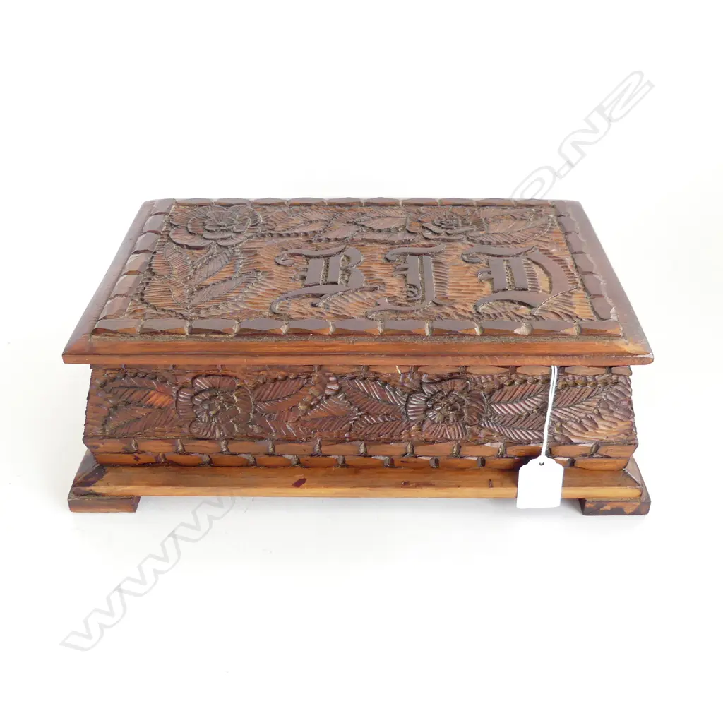 HEAVILY CARVED BEECH BOX WITH FLOWERS AND INITIALS 330x220x110mm Image 1++