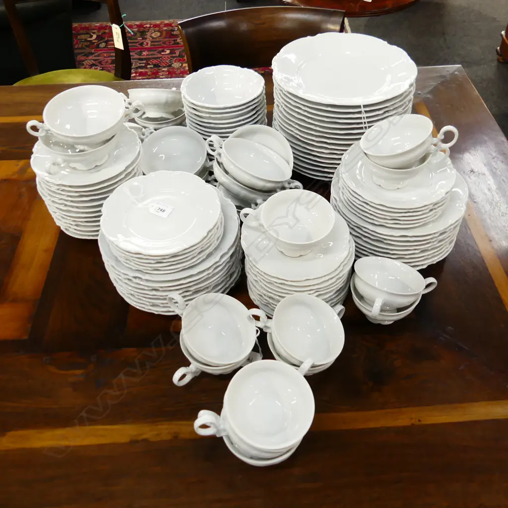 HUTSCHENREUTHER LG WHITE DINNER SERVICE, INCL (16) DINNER PLATES, SOUP COUPES, SIDE PLATES, BOWLS,  C&S'S  ETC... Image 1++
