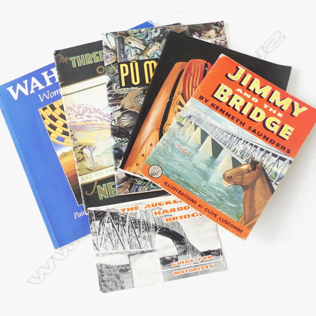 NZ BOOKS INCLUDING MAORI + SCENIC +AUCKLAND  EPHEMERA Image 1++