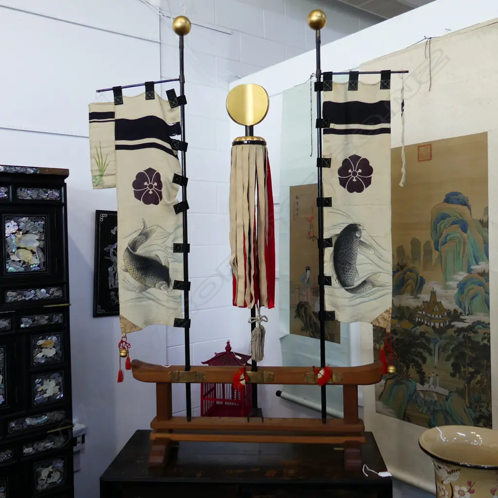 OLD SAMURAI BANNER DISPLAY H1380 W100mm. Elm black lacquered & gilded. Painted fabric Image 1++