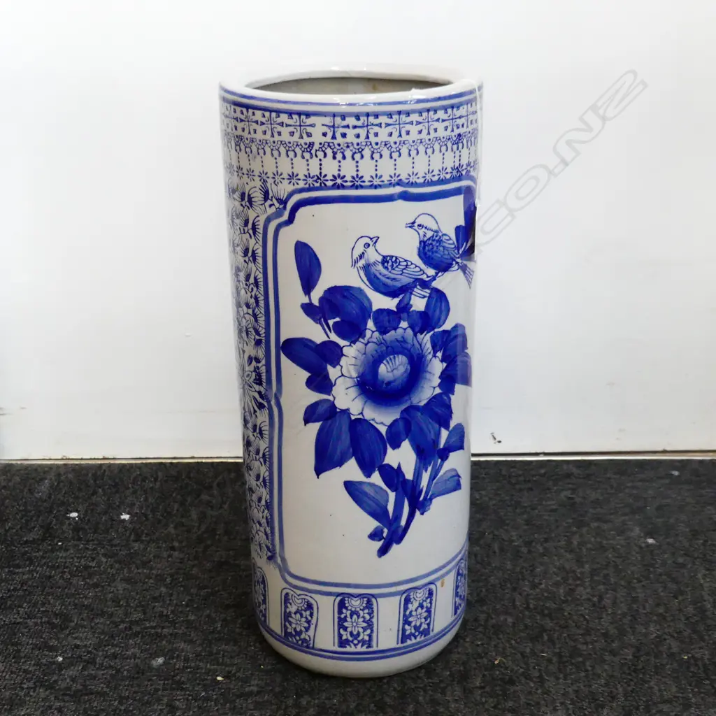 B/W UMBRELLA STAND H.410mm Image 1++