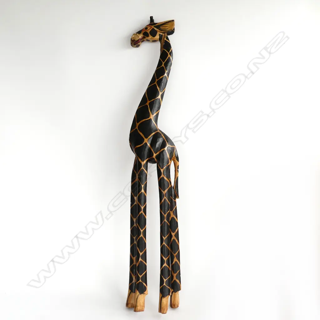 BOX LOT 3 OIL SKINS WOOD GIRAFFE H900MM & TIN ROADSIDE LAMP H350MM Image 1++