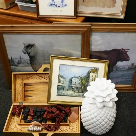 BOX LOT ARTWORKS, CHESS SET, LG WHITE CERAMIC PINEAPPLE