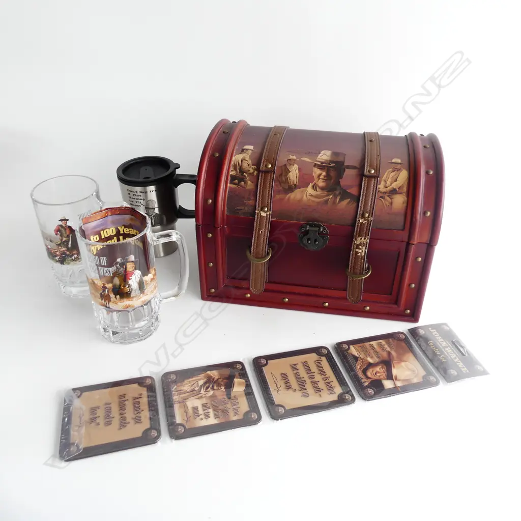 JOHN WAYNE SOV JEWELLERY BOX L300MM & 3 BEER MUGS & COASTERS Image 1++