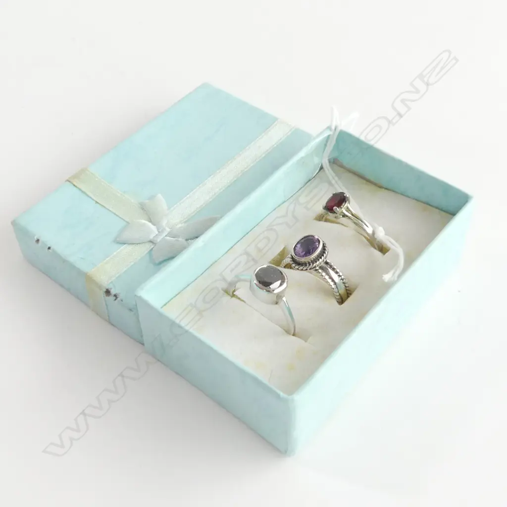 3 925 SILVER & COLOURED STONE RINGS  Image 1++