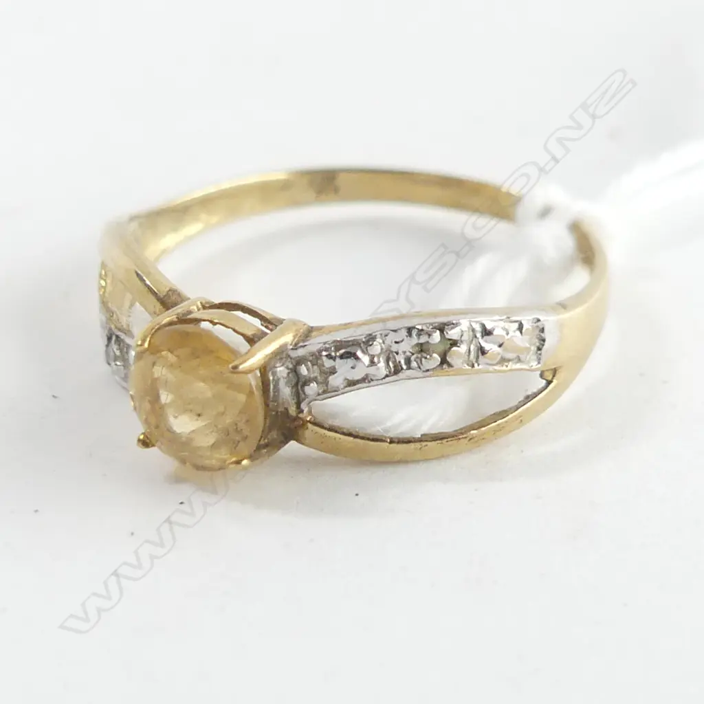 9CT GOLD DIAMOND & YELLOW STONE RING 1GM Image 1++