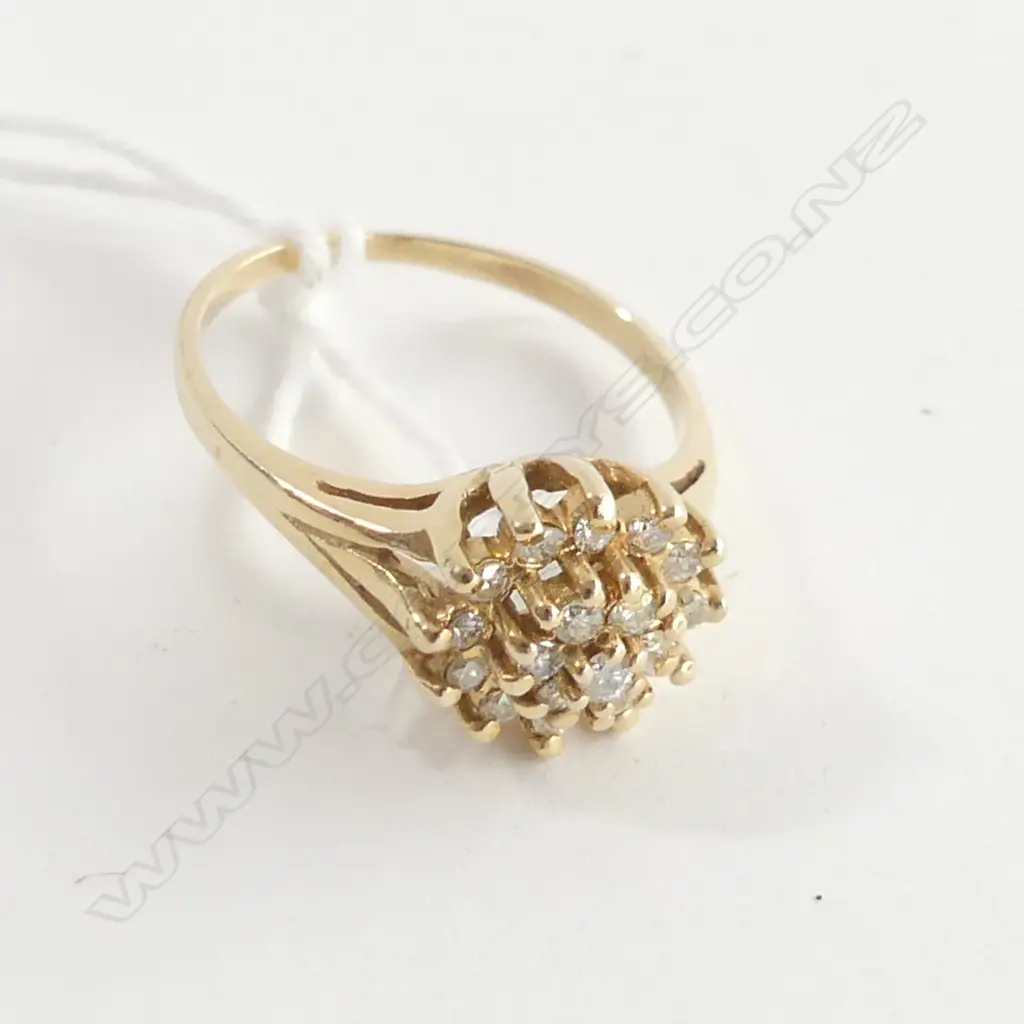 14CT GOLD & DIAMOND RING 2.81GMS SIZE M Image 1++
