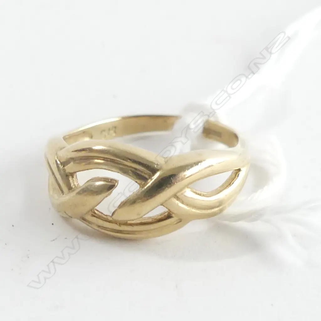 375 GOLD CELTIC STYLE RING 1.96 GMS SIZE K Image 1++