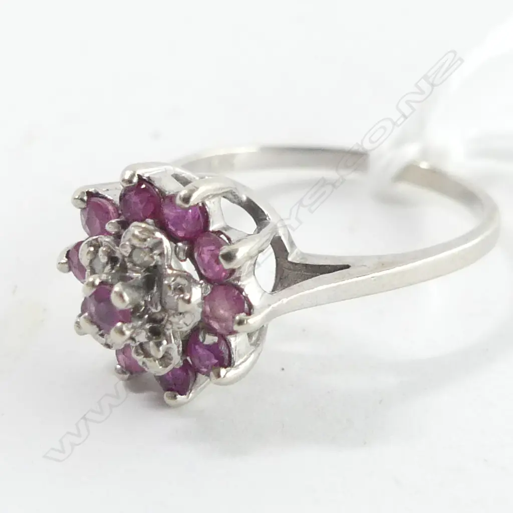10K WHITE GOLD & RUBY RING 2.23 GMS SIZE L Image 1++