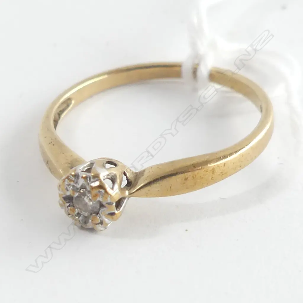 375 GOLD & DIAMOND RING  1.62GMS SIZE Q Image 1++
